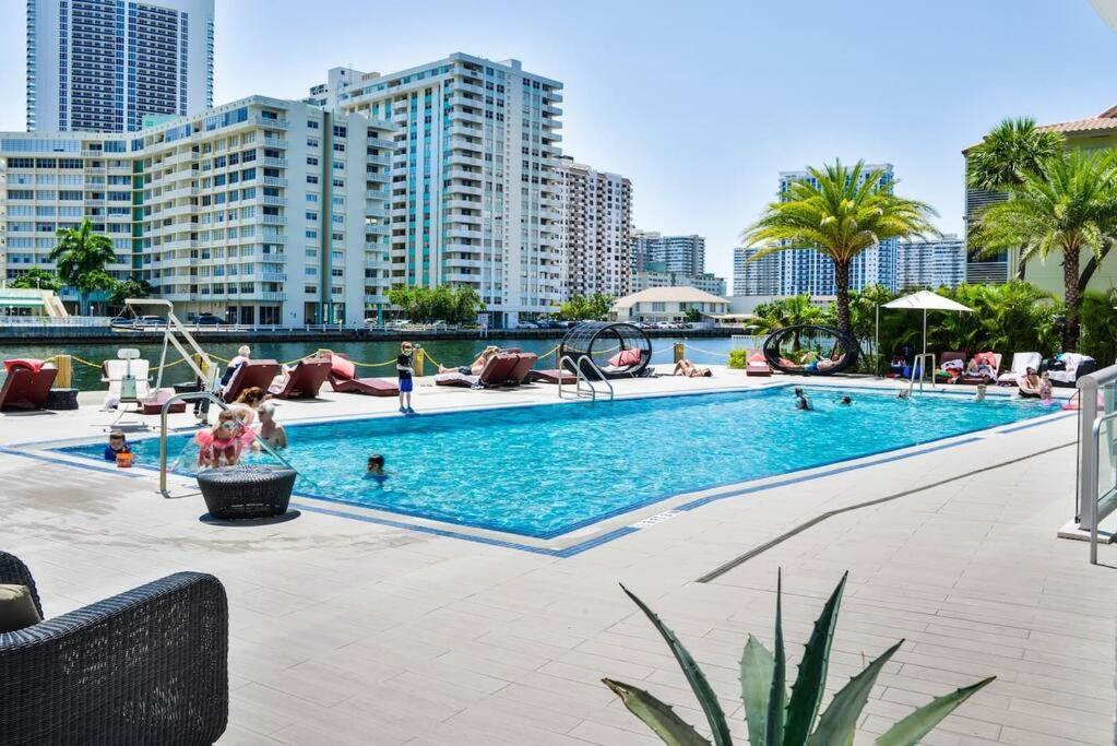 2Bd 2Ba Condo @Beachwalk Resort W/Pool 哈兰代尔海滩 外观 照片